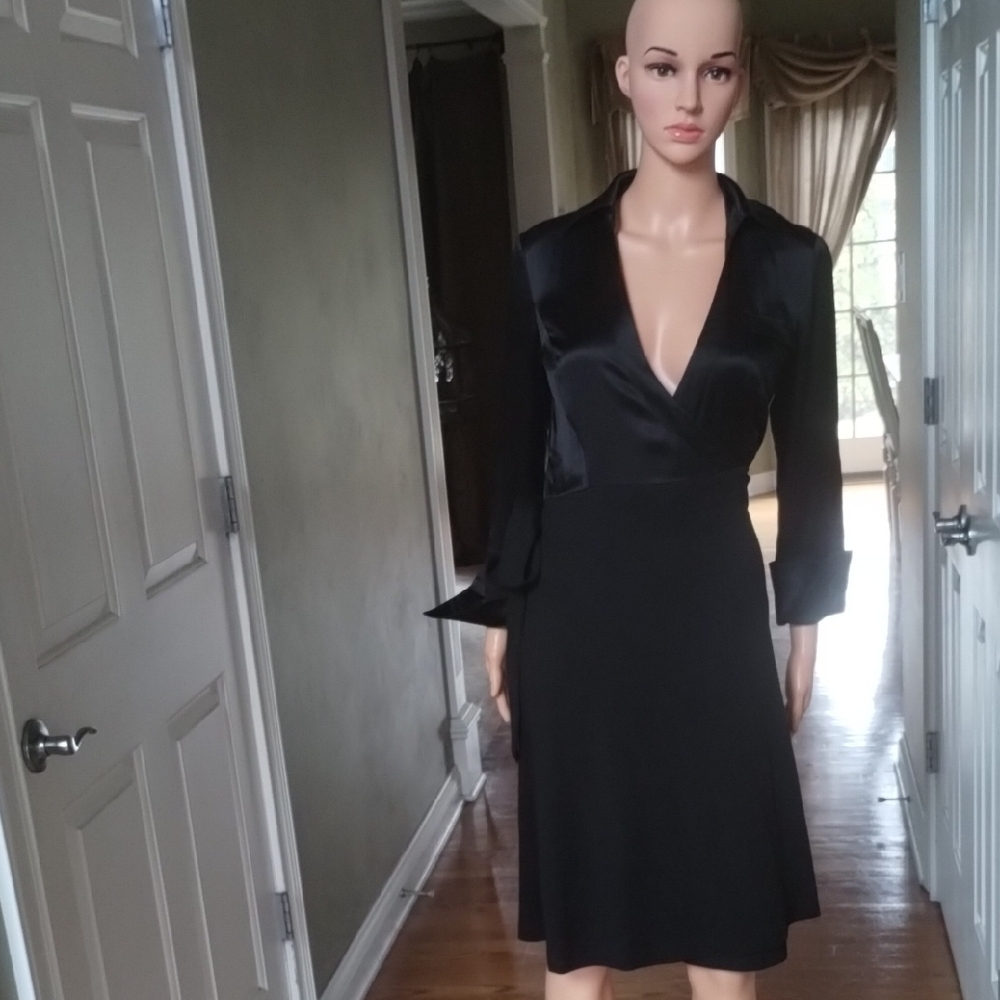 Elegant/Classic Diane Von Furstenberg Black Wrap Dress - Picture 3 of 13